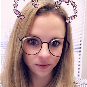 Meet your Posher, Lauren